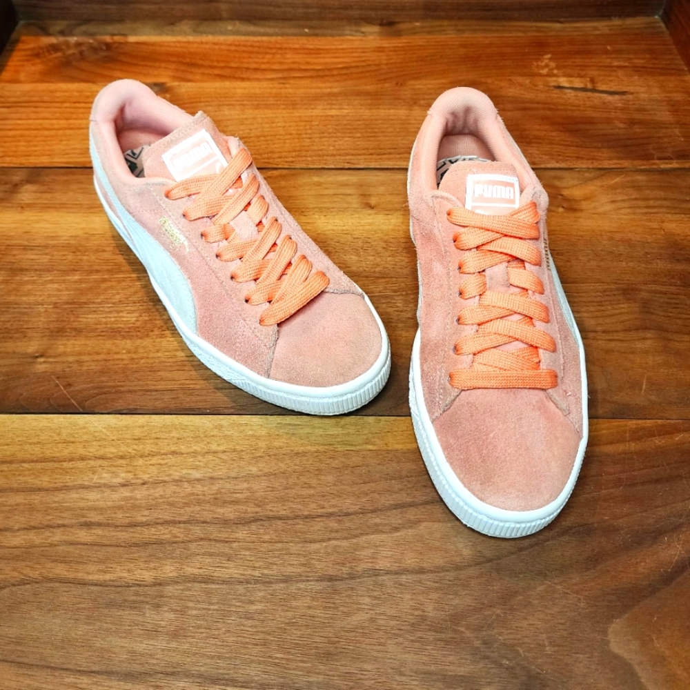 Puma Classic Low Top Sneakers, Desert Flower Coral / White, Suede